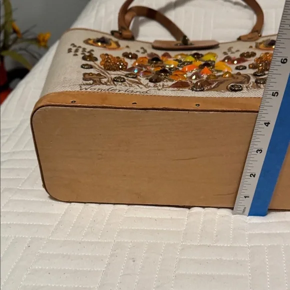 WONDERLAND Collins of Texas jeweled oranges and golden Tote - Picture 4 of 16